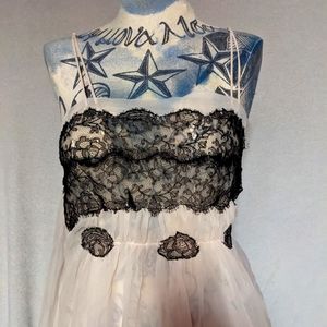 Vintage retro nightgown boudoir photoshoot